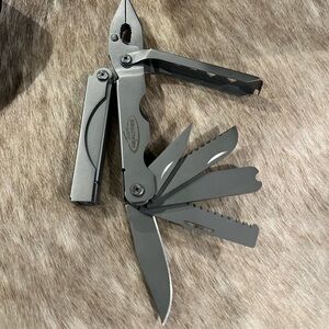Real Tree Multi-Tool